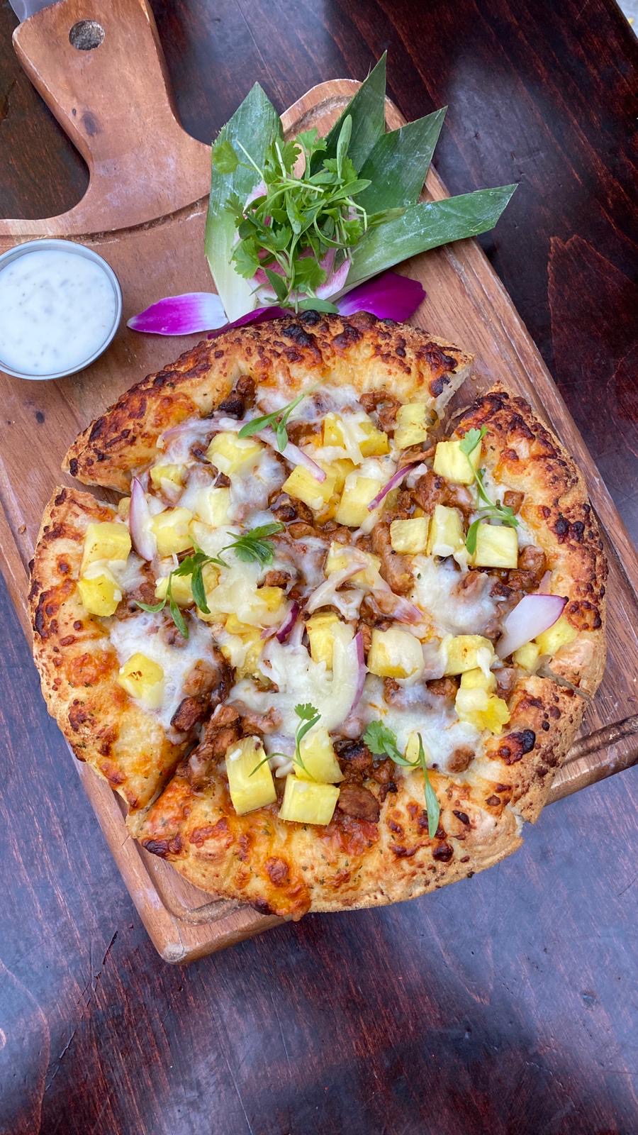 Order Mexican Hawaiian pizza  food online from Limon Y Sal store, Ventura on bringmethat.com