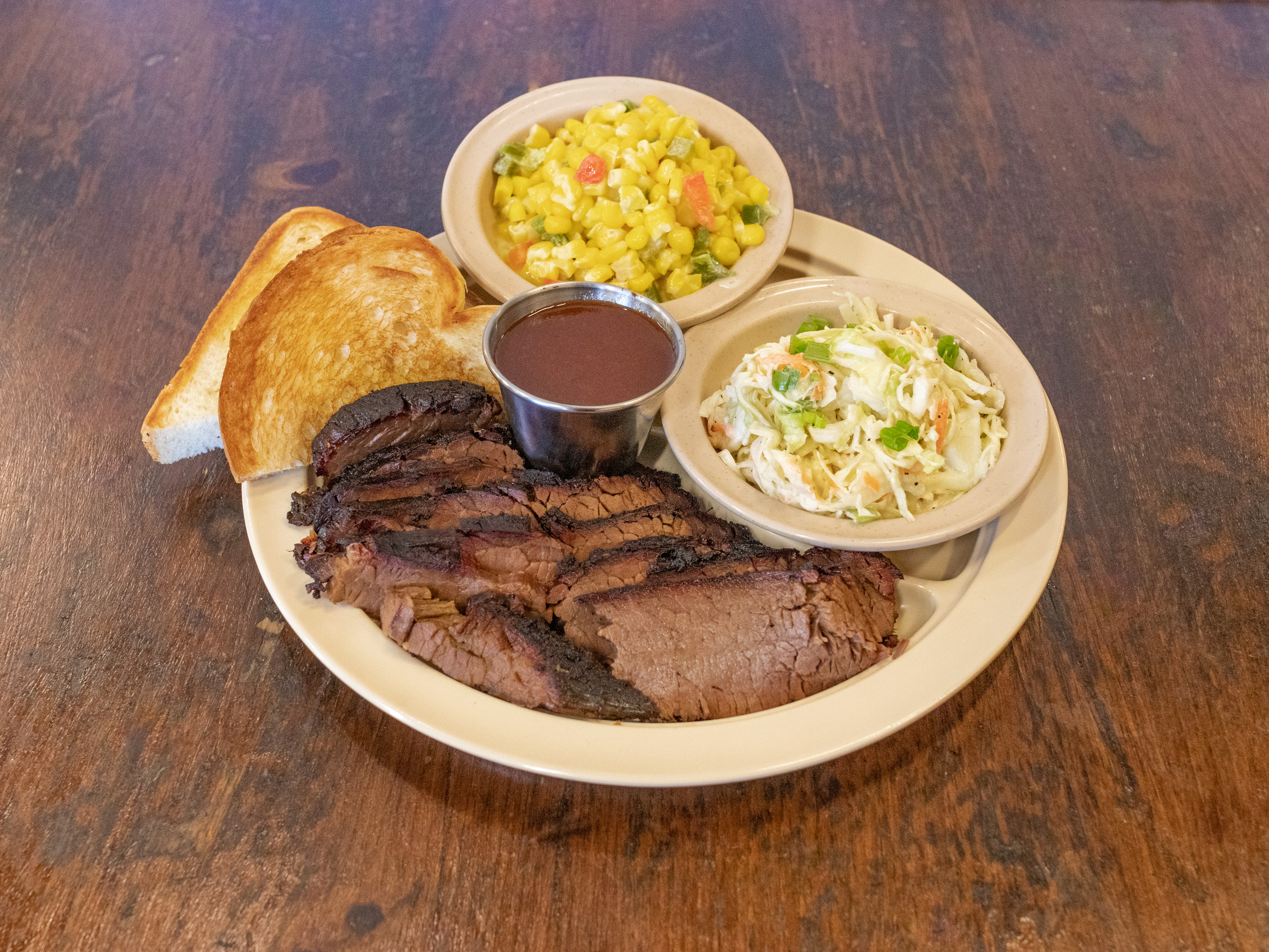 Order Sliced Beef Dinner Plate food online from Lyndon's Pit Bar-B-Q store, Houston on bringmethat.com