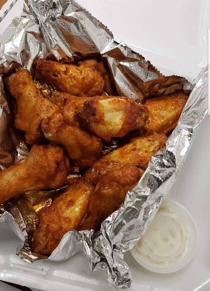 Order Wings - 10 Pieces food online from Pizzaroma store, Toledo on bringmethat.com