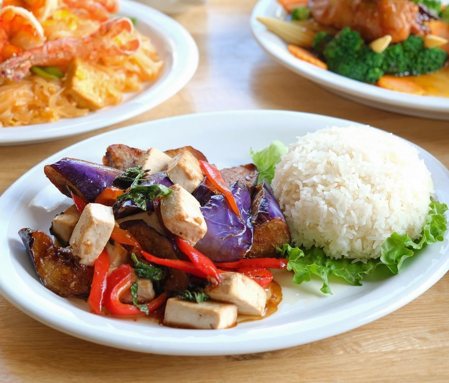 Order Eggplant (served with jasmine rice) food online from Chaiya thai restaurant store, San Francisco on bringmethat.com