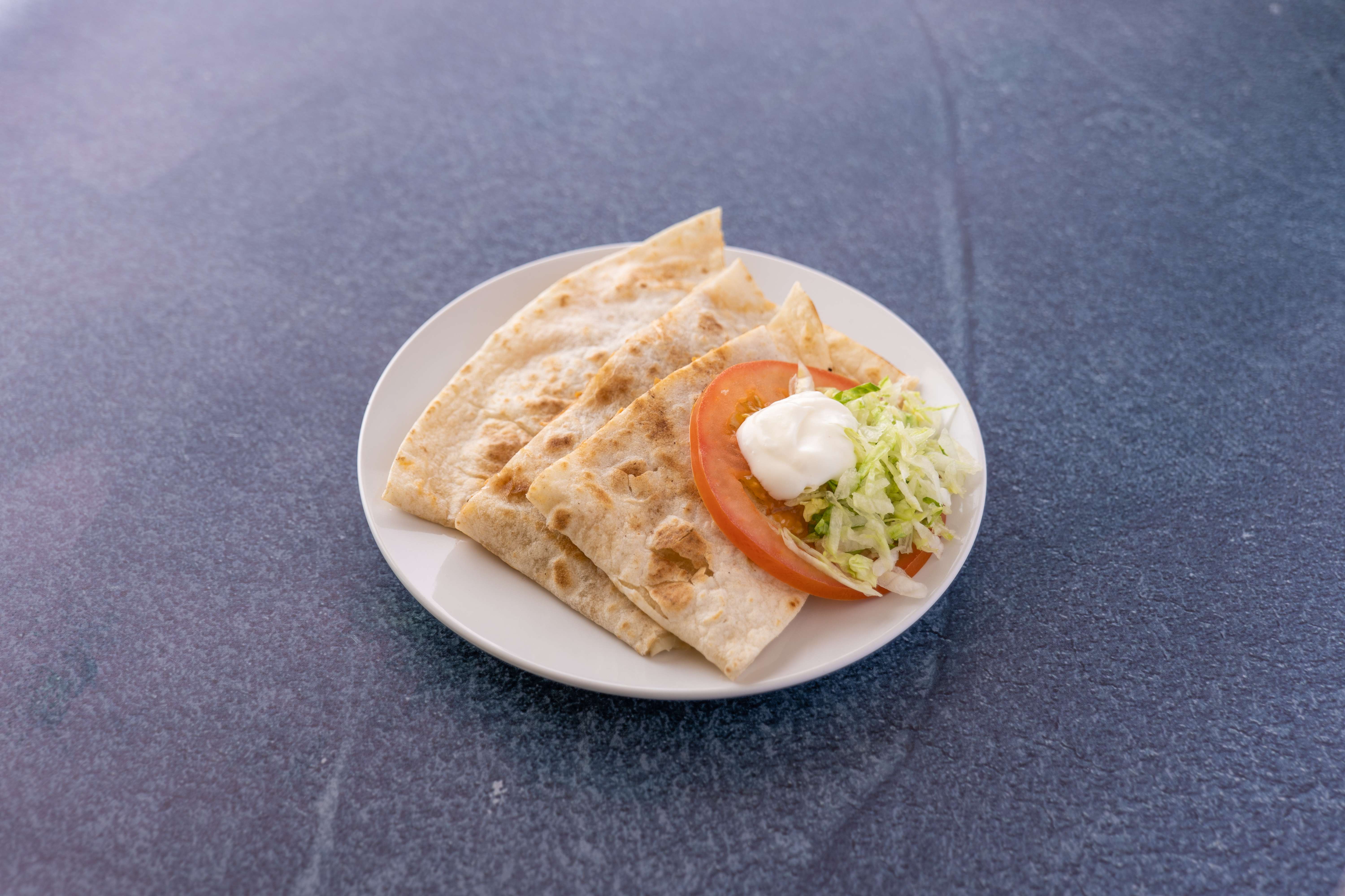 Order Quesadilla de Queso food online from Jose The Juice Bar Mex Grill store, Inglewood on bringmethat.com