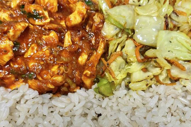 Order Chicken curry, rice, cabbage food online from Kilimanjaro Grill store, Minneapolis on bringmethat.com