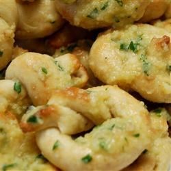 Order Garlic Knots food online from Jonathan's Pizza store, Albany on bringmethat.com