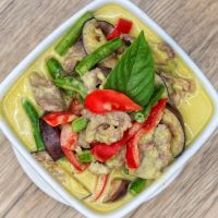 Order Green Curry food online from Rice By Mama 2 store, Ventura on bringmethat.com