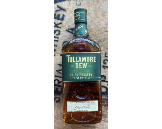Order Tullamore Dew, 750ml Bottled Whiskey (40% ABV) food online from Chris's Liquor- 2203 S Lamar Blvd store, Austin on bringmethat.com