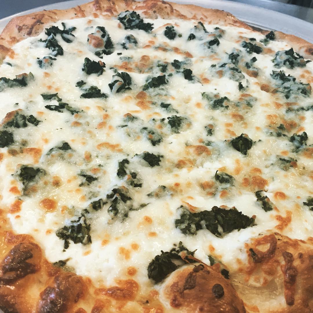 Order Spinach Pizza food online from Primavera Pizza store, Matthews on bringmethat.com