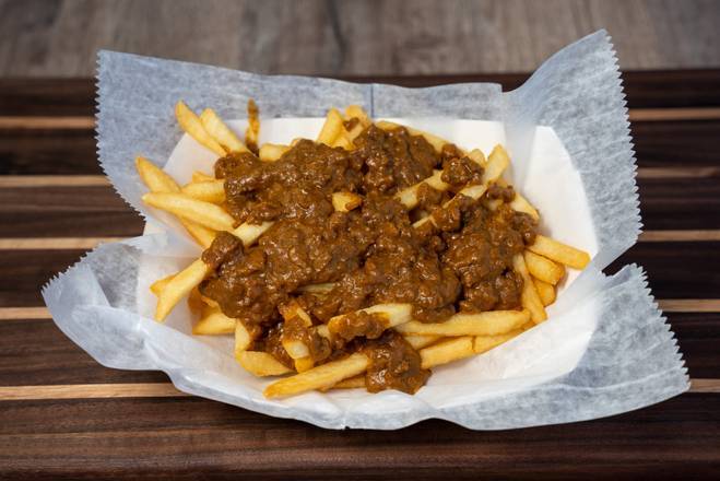 Order Chili Fries food online from Lefty's Cheesesteaks store, Detroit on bringmethat.com