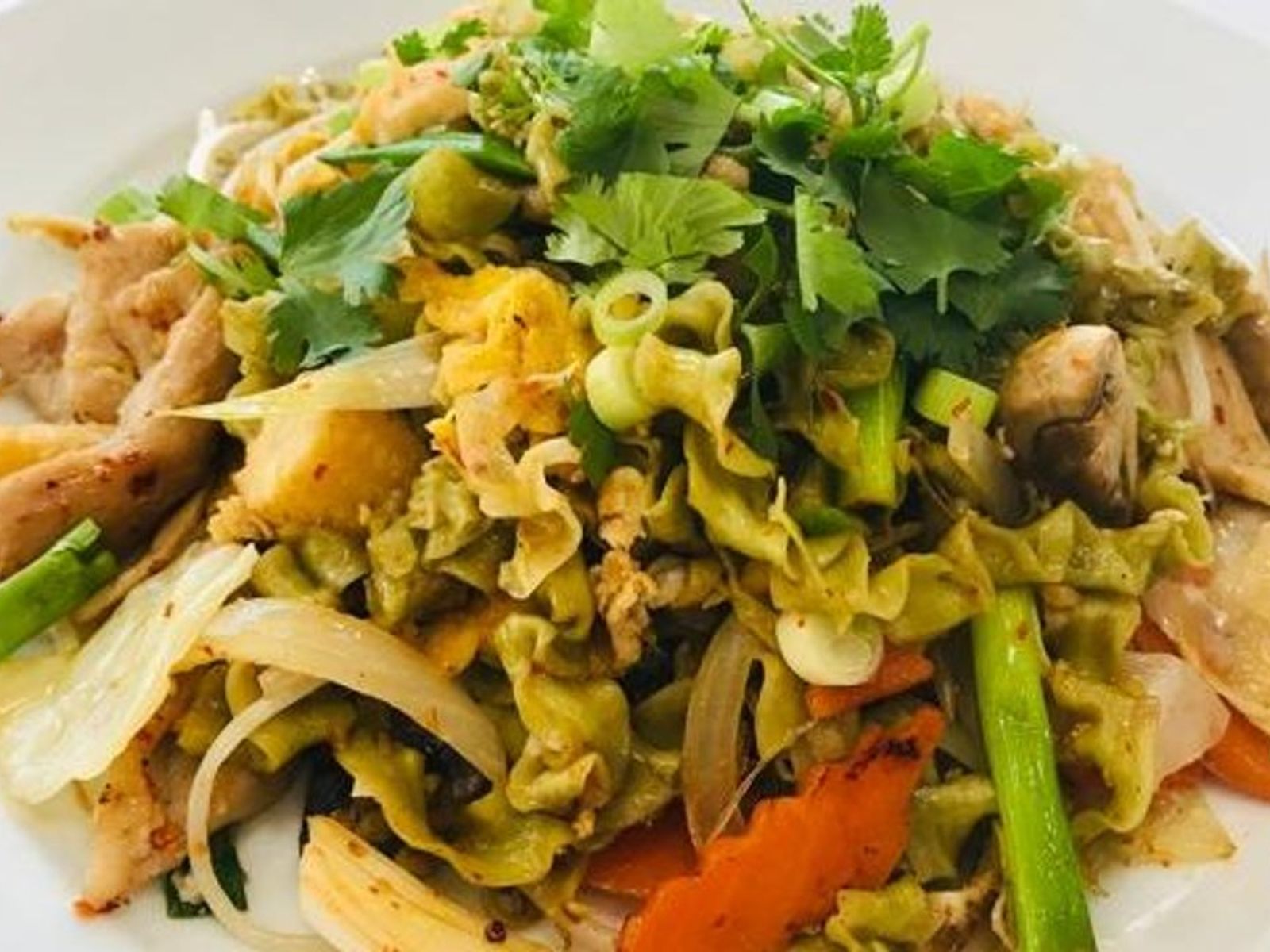 Order GREEN VEGGIE NOODLE food online from Pinto Urban Thai Diner store, Richardson on bringmethat.com
