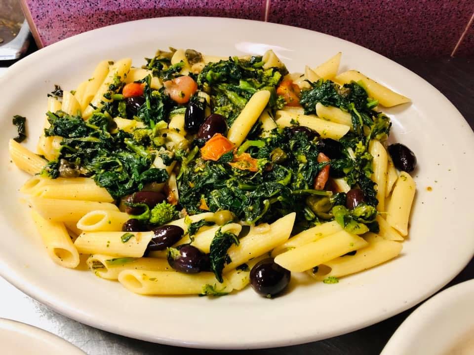 Order Spinach, Fresh Tomato Pasta - Pasta food online from Maggio's Pizza & Pasta store, Woodbury on bringmethat.com