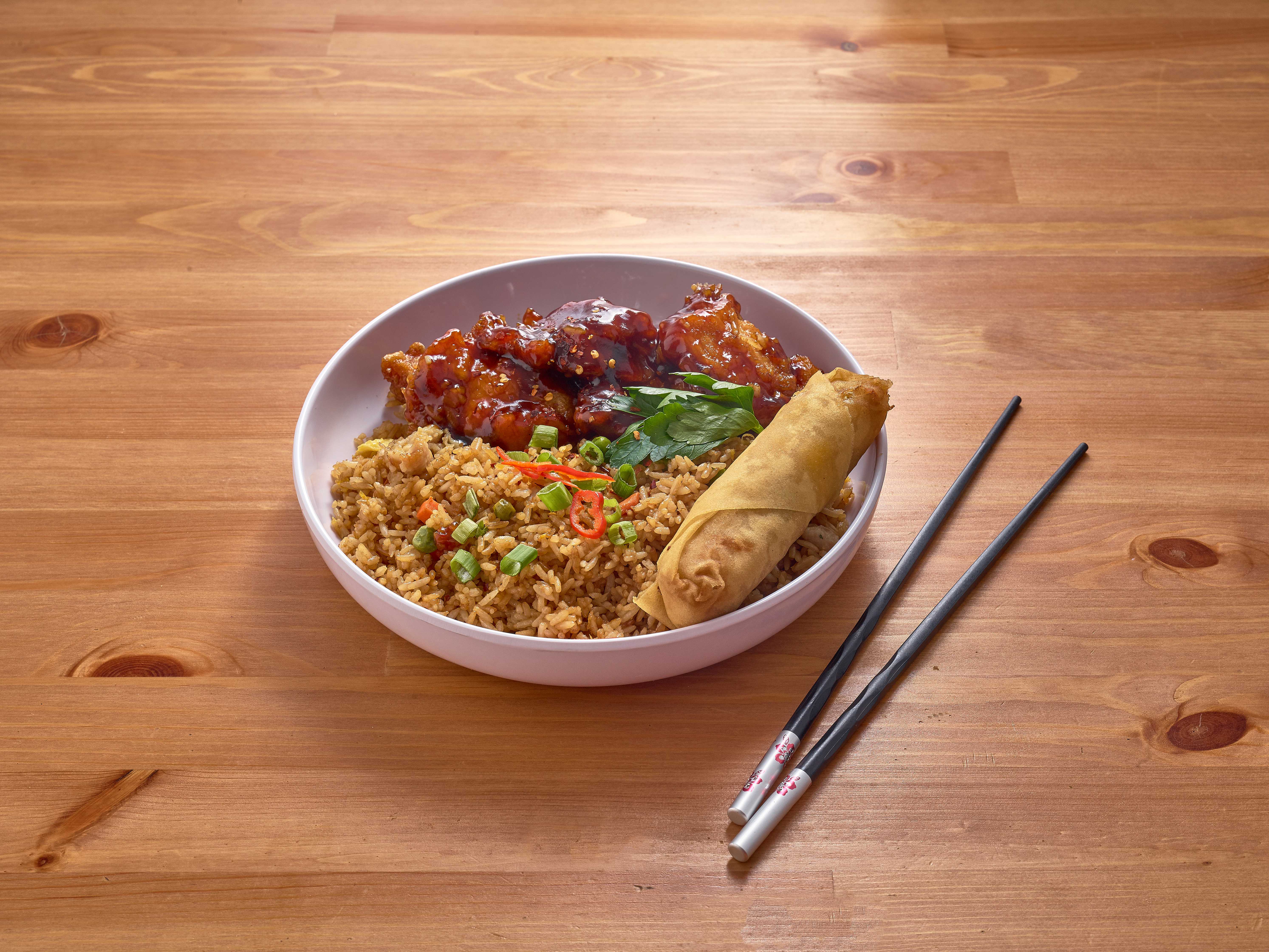 Order C13. General Tso's Chicken Combo Plate food online from Ginger Beef store, Lorton on bringmethat.com