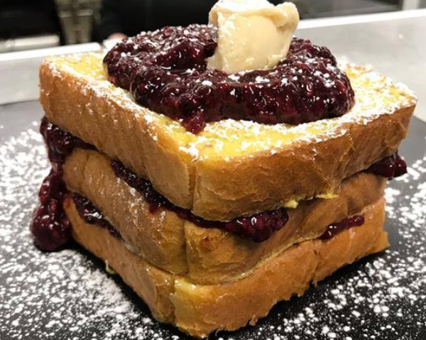 Order French Toast food online from Walther Twin Tavern store, North Canton on bringmethat.com