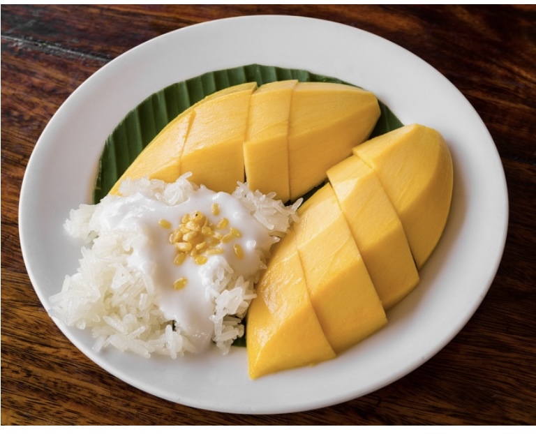 Order Mango Sticky Rice  food online from Prik Thai Kitchen store, Astoria on bringmethat.com