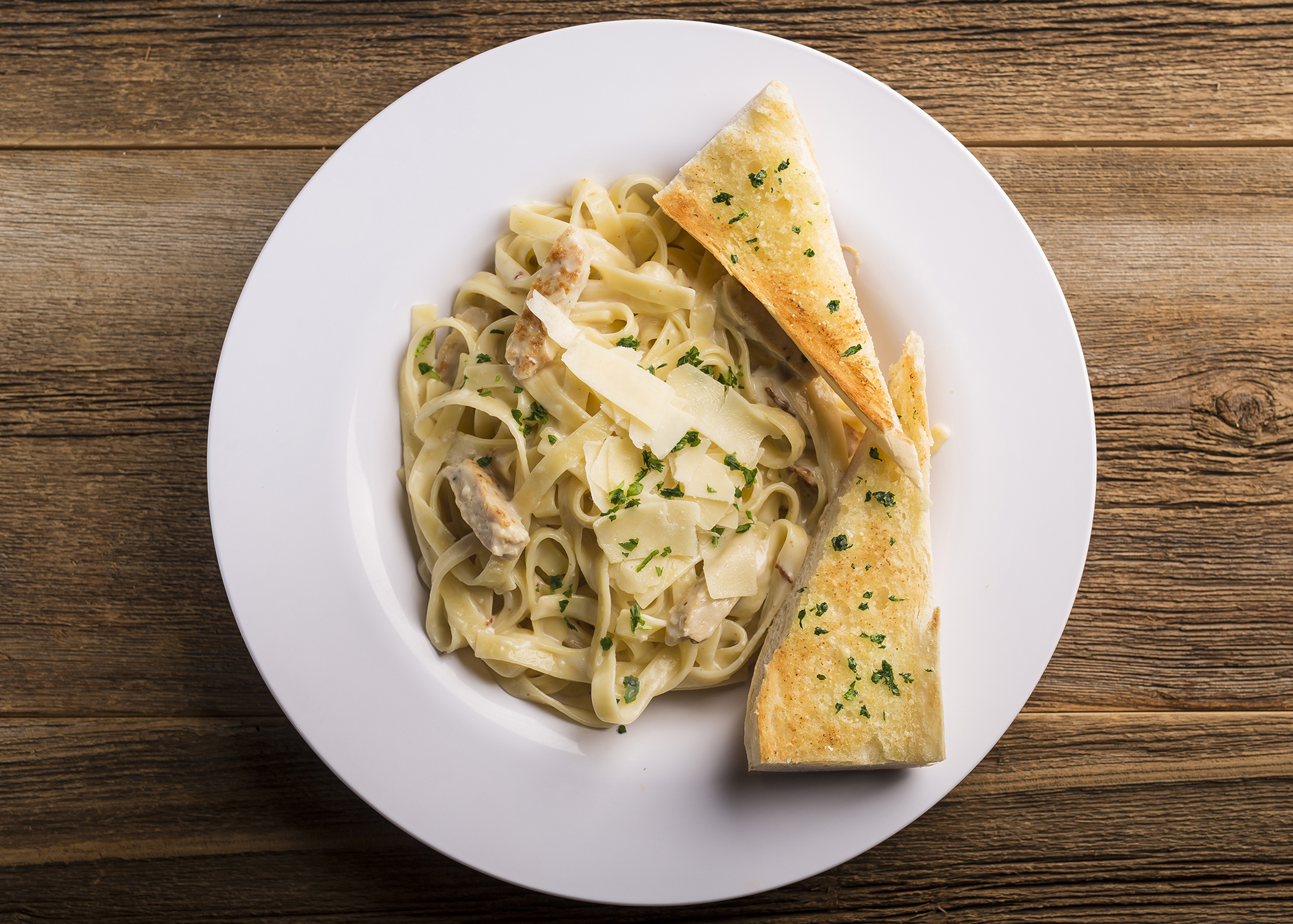Order Fettuccini Alfredo Pasta food online from Papa Saverios Pizzeria store, West Chicago on bringmethat.com