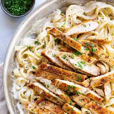 Order Fettuccini Alfredo Family Pack food online from Shaw Patio Bar & Grill store, Fort Worth on bringmethat.com