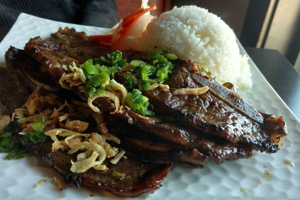 Order 10 - Beef Short Ribs with Rice - 牛仔骨飯 - Cơm Sườn Bò Đại Hàn food online from Pho Element store, San Mateo on bringmethat.com
