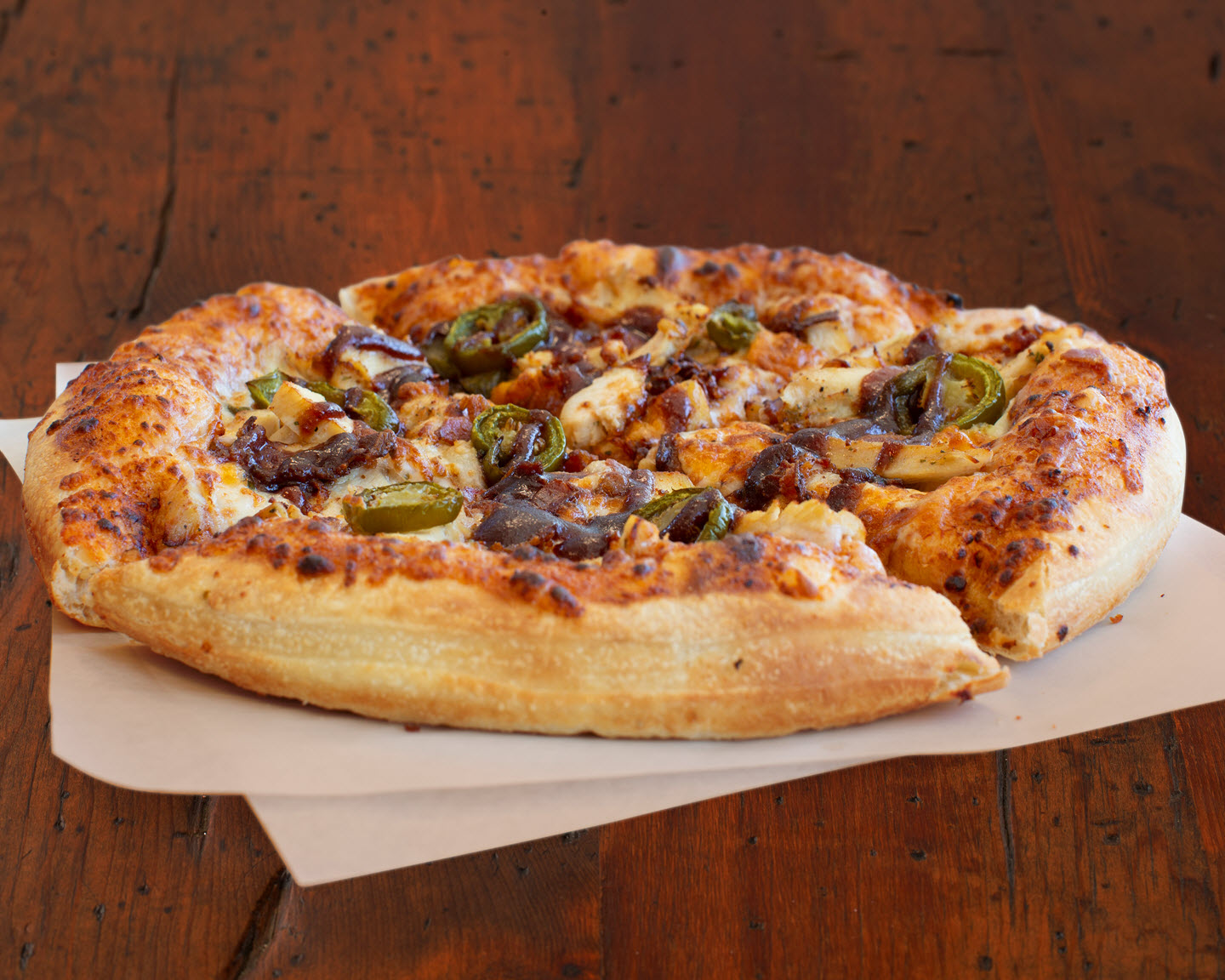 Order 9” Chicken Barbecue Pizza food online from La Madeleine store, Dallas on bringmethat.com