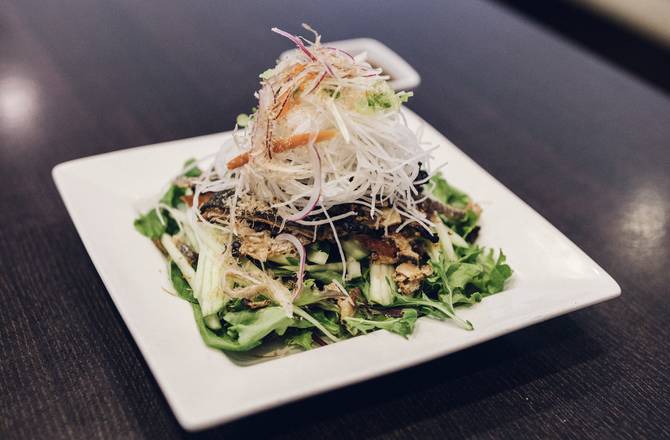 Order Salmon Skin Salad food online from Octopus Japanese Restaurant store, Glendale on bringmethat.com