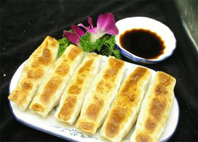 Order D7. 8 Taiwan Style Pan Fried Dumpling food online from Dumpling Kingdom store, Allston on bringmethat.com