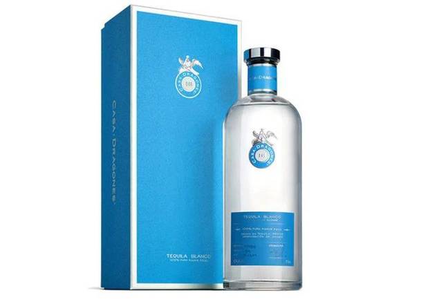 Order Casa Dragones, Blanco Tequila 100% de Agave · 750 mL × 6  food online from House Of Wine store, New Rochelle on bringmethat.com