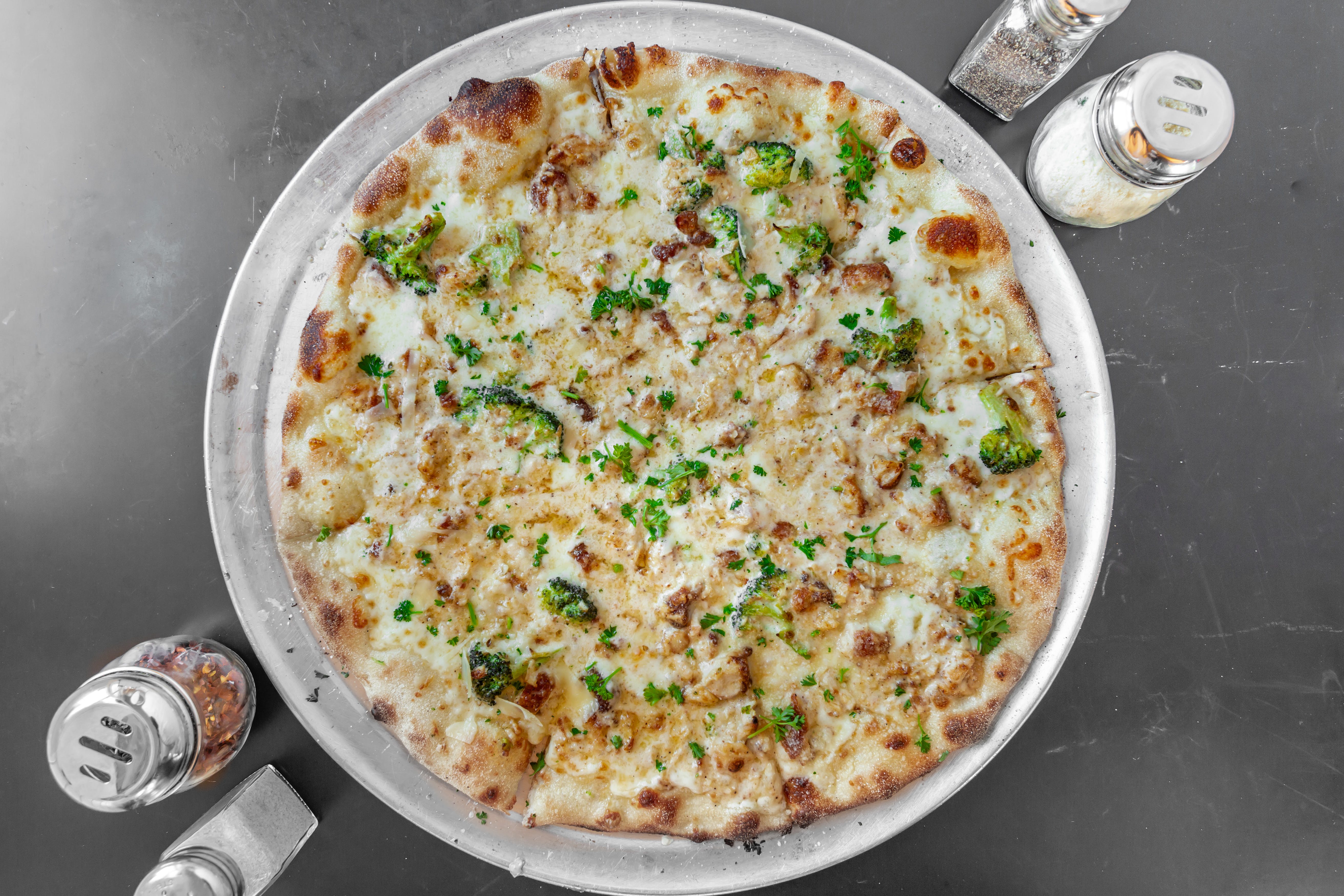 Order Chicken Broccoli Alfredo Pizza - Medium 14'' food online from Pizza By Rocco store, Natick on bringmethat.com