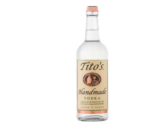 Order Tito's, 750mL vodka (40.0% ABV) food online from Windy City Liquor Market store, El Cajon on bringmethat.com