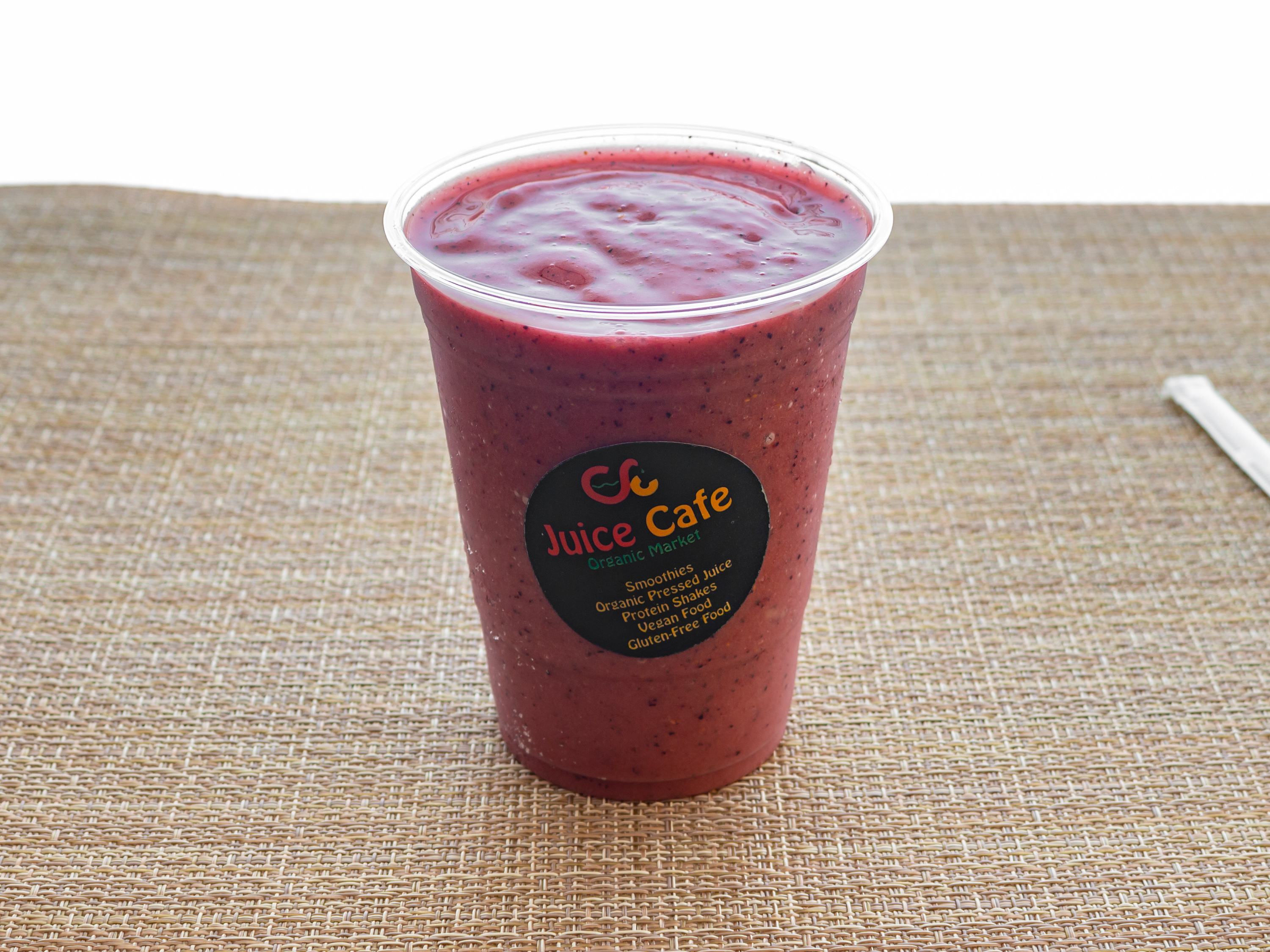 Order Mixed Berry Smoothie food online from Juice Cafe Organic Market store, Hackensack on bringmethat.com