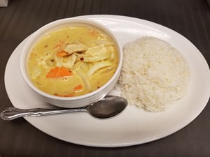 Order Yellow Curry food online from Simply Thai store, Fort Collins on bringmethat.com