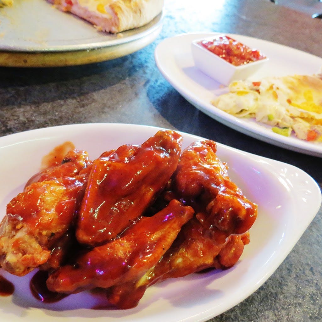Order Wings - 10 Pieces food online from Nicky's Pizza store, Sheboygan on bringmethat.com
