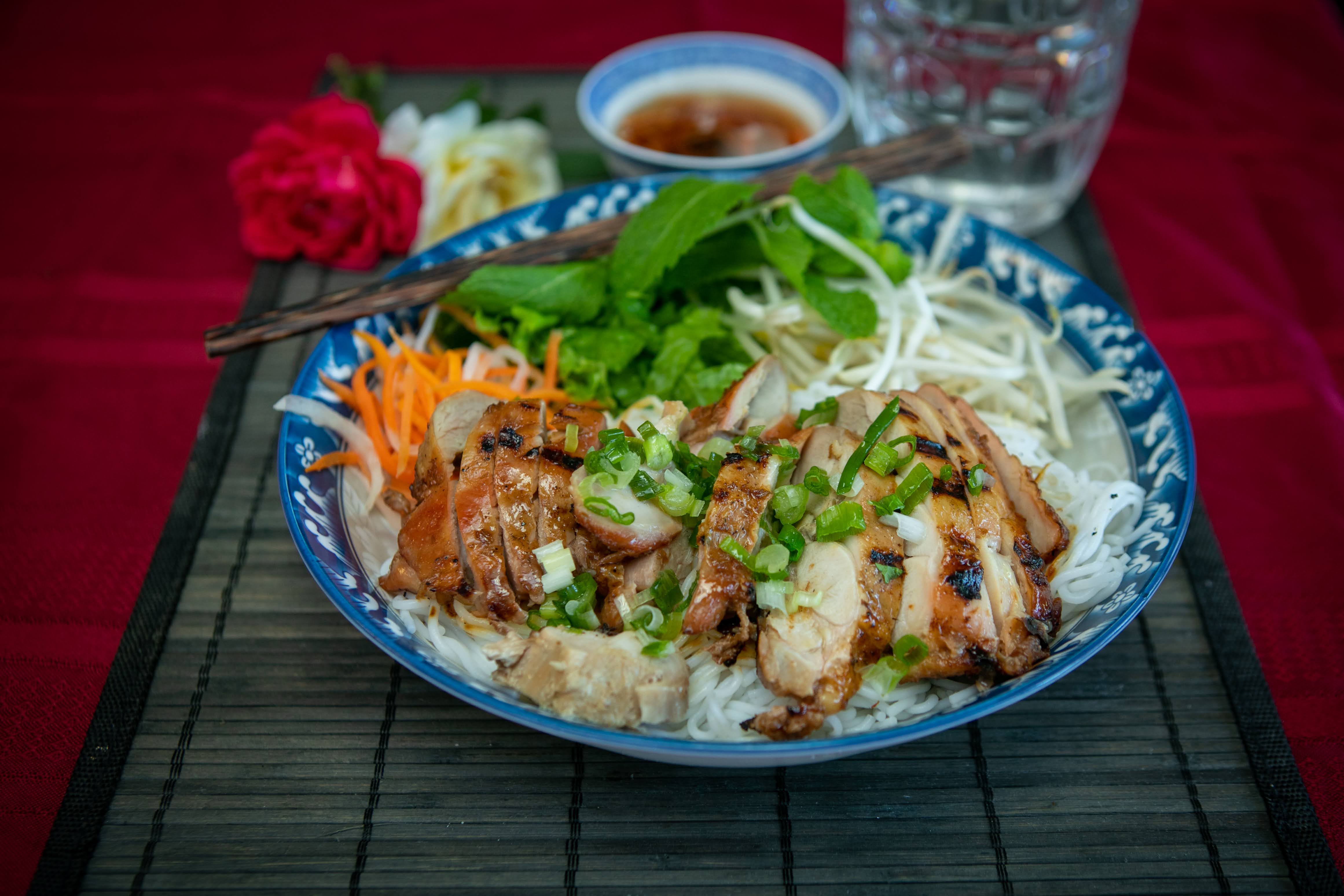 Order 32. Grilled Chicken Vermicelli food online from Le Paradis store, hayward on bringmethat.com