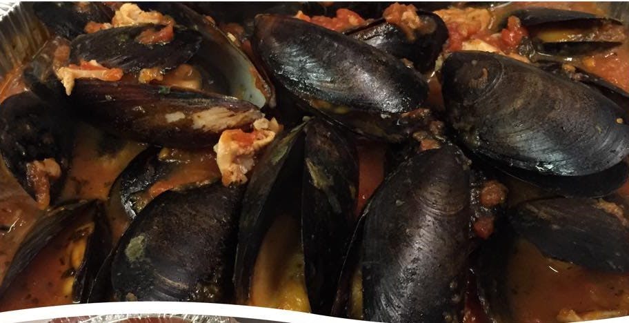 Order Mussels - 2 Dozen food online from Me & U Pizzeria store, Deptford Township on bringmethat.com