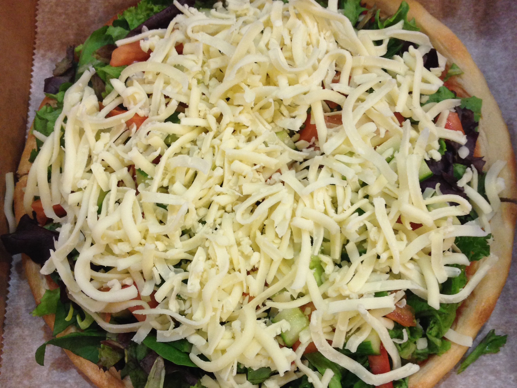 Order LARGE SALAD PIZZA food online from Pappas Pizza store, Stamford on bringmethat.com