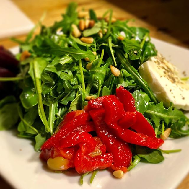 Order Beet It Salad food online from Tomato tomato pizzeria & pour house store, Stamford on bringmethat.com