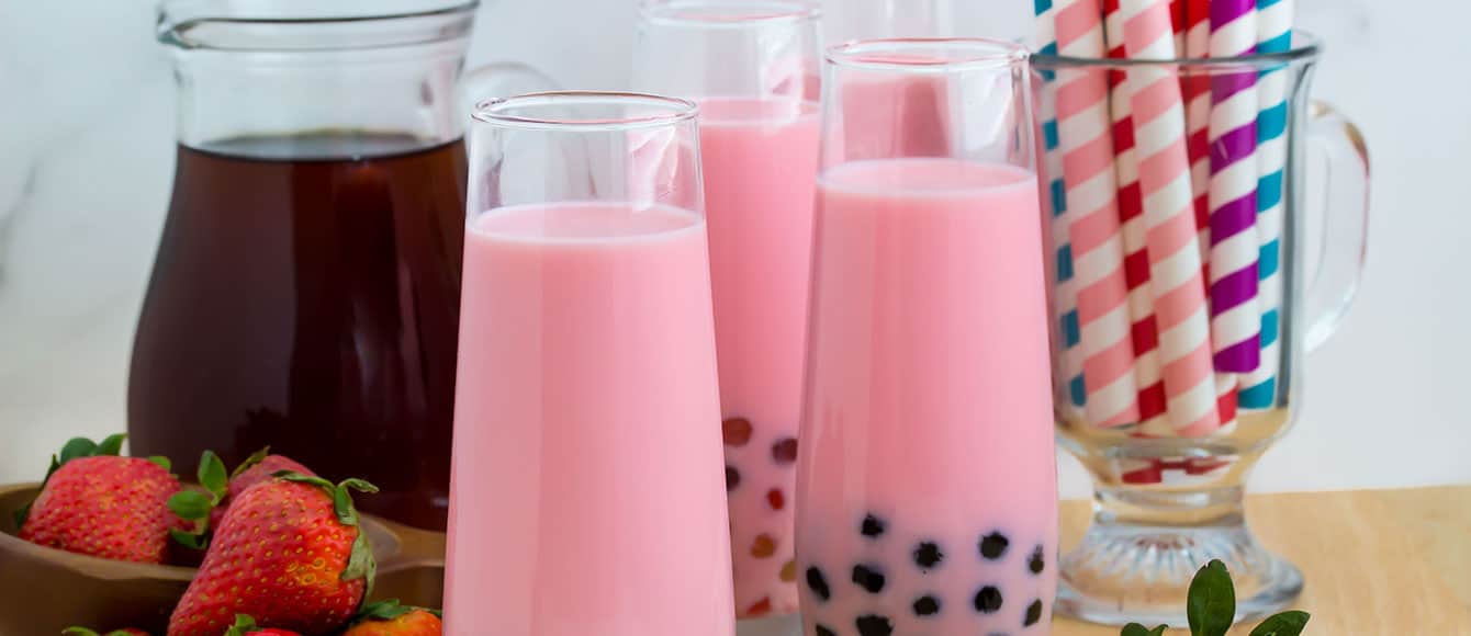 Order Strawberry Milk tea food online from Nomico Healthy Dessert store, Tucson on bringmethat.com