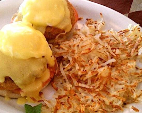 Order Traditional Egg Benedict food online from Clarke Off Campus store, Evanston on bringmethat.com