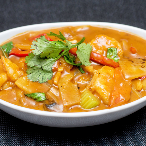 Order Red Thai Curry Sauce with Chicken food online from Chopsticks Inn Restaurant store, La Mesa on bringmethat.com