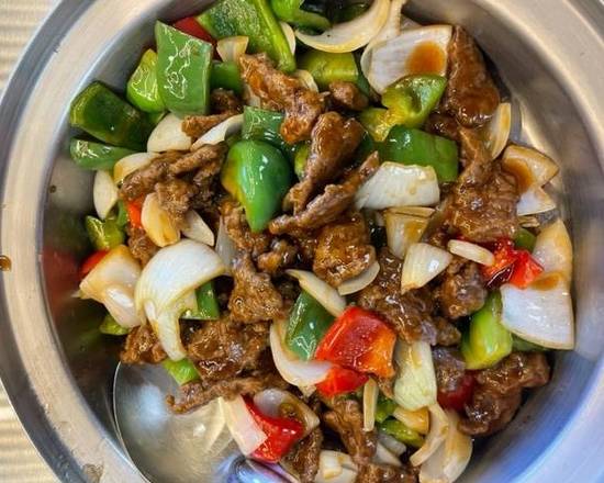 Order Pepper Steak with Onions (Dinner Size) food online from Wang Chinese Kitchen store, Columbus on bringmethat.com