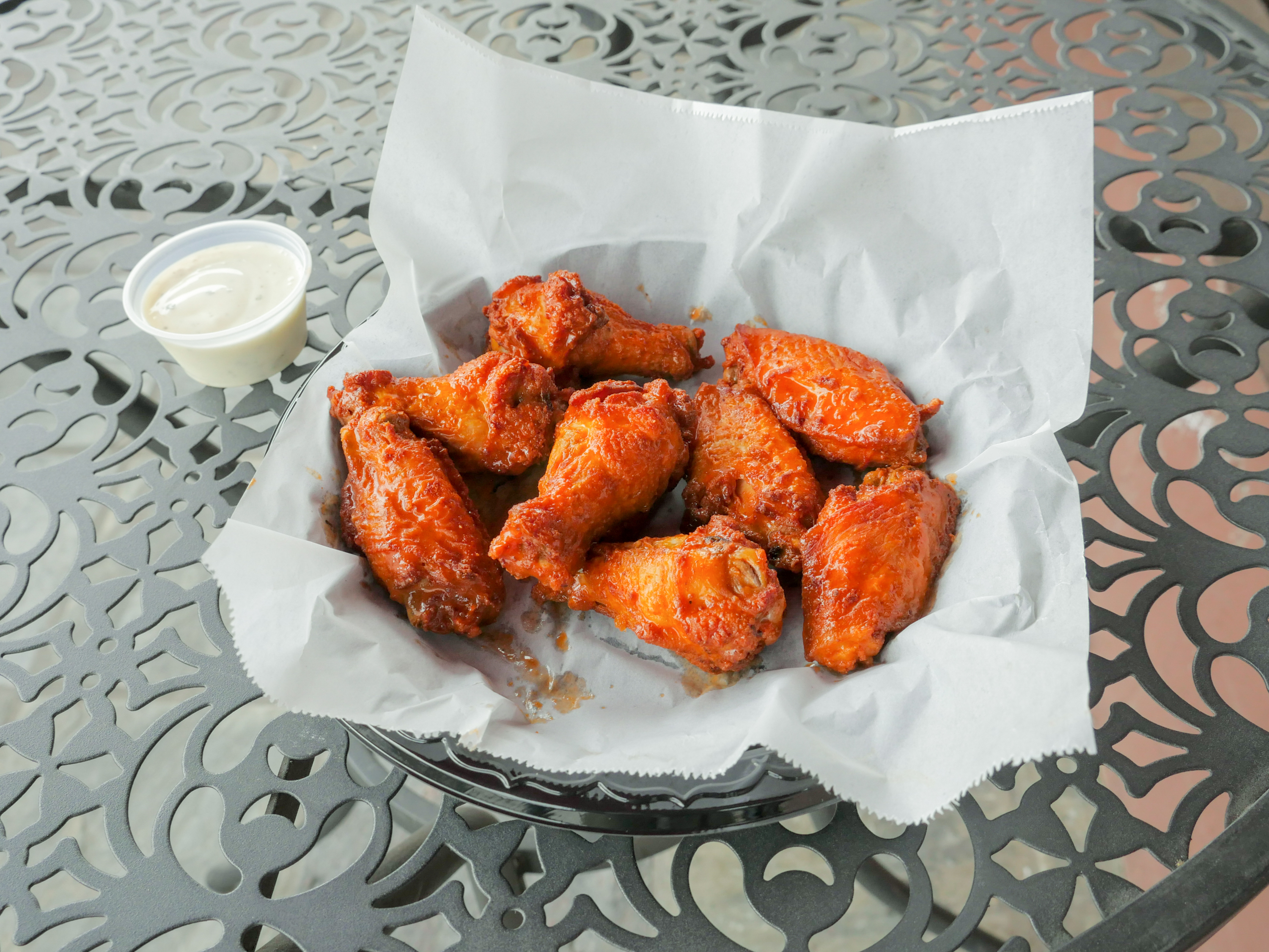 Order Chicken Wings food online from Ove Pizzeria store, Studio City on bringmethat.com