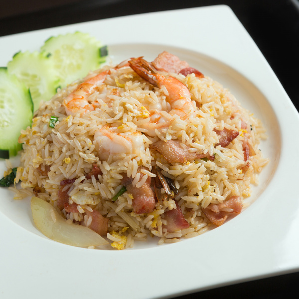 Order R4. Thai Fried Rice food online from Noodies thai kitchen store, New York on bringmethat.com