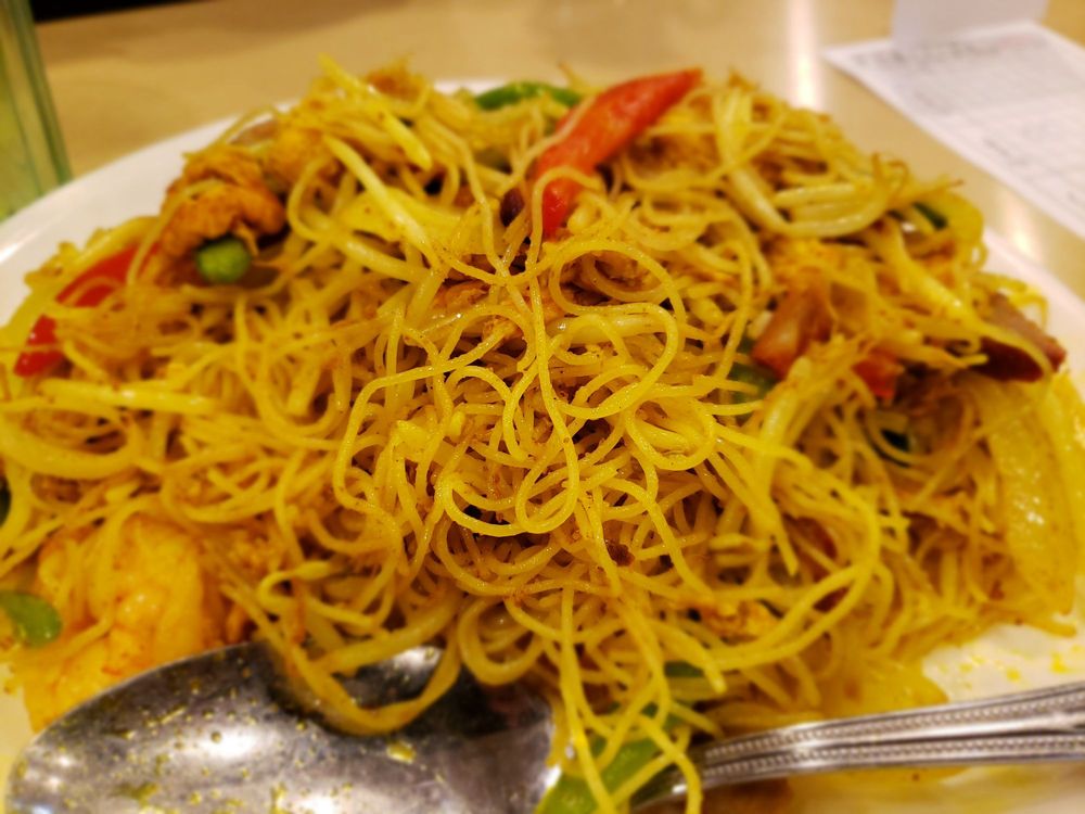 Order Singapore Curry Rice Noodle food online from Golden Island store, San Diego on bringmethat.com