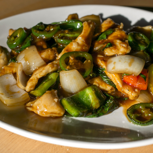 Order Basil Chicken food online from Serai RICE & NOODLES store, Chicago on bringmethat.com