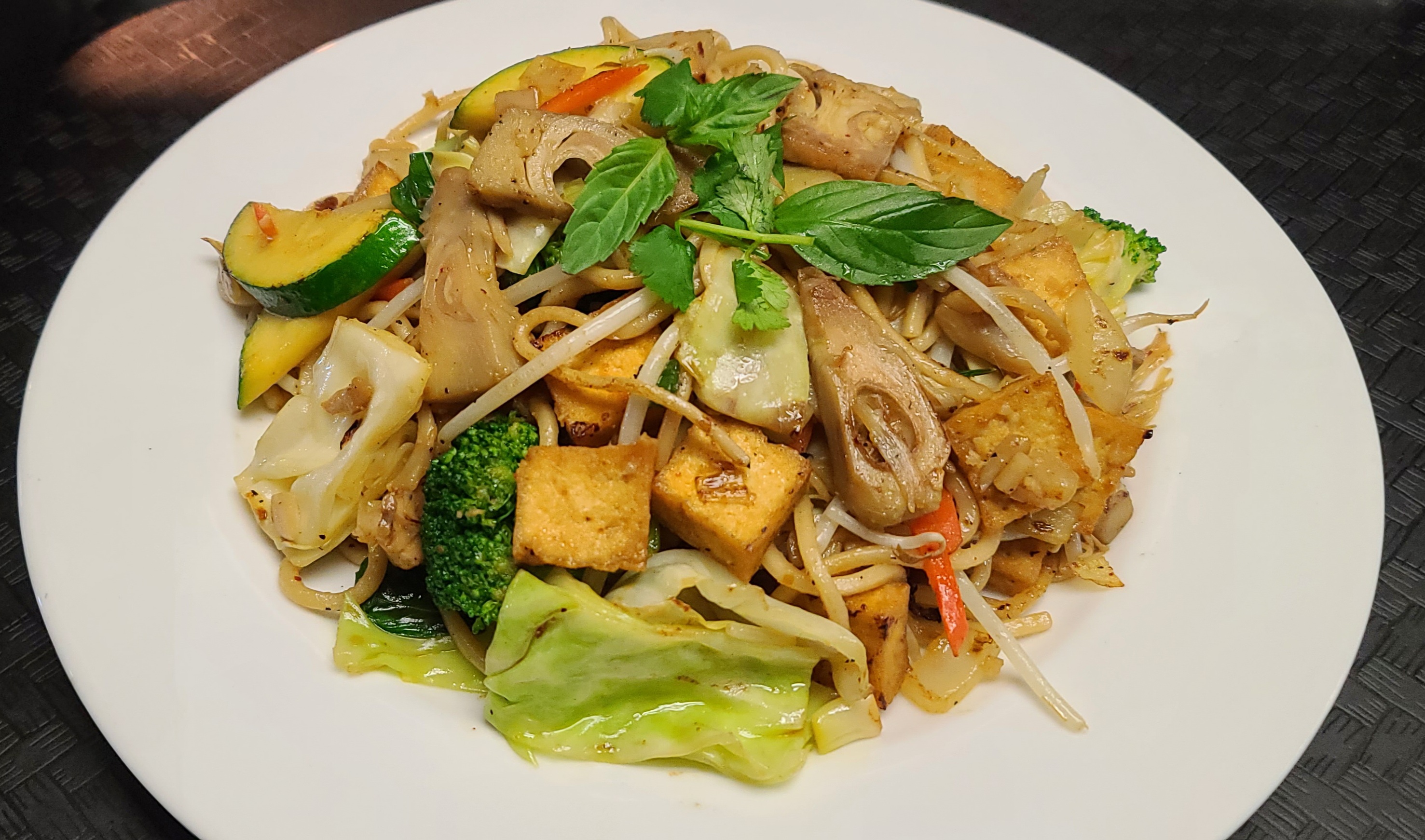 Order Mock Chicken Tofu and Vegetables Chow Mein food online from Green Bamboo Asian Vegetarian store, San Diego on bringmethat.com
