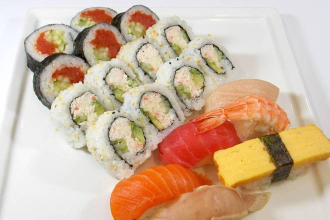 Order Super Sushi Combo ✦ food online from Dragon Palace store, Gresham on bringmethat.com
