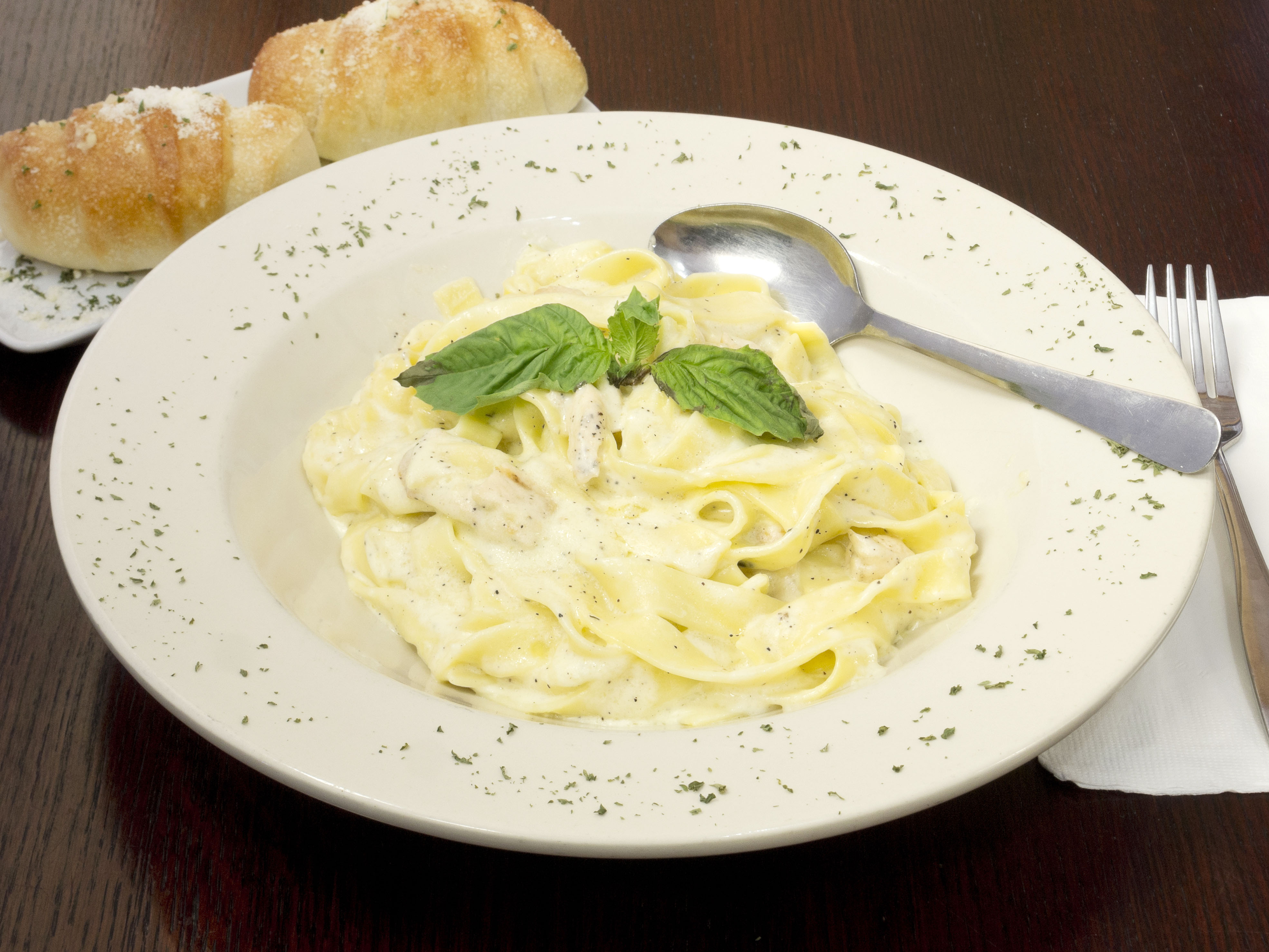 Order Chicken Alfredo Pasta food online from Brother's Pizza store, Grand Prairie on bringmethat.com
