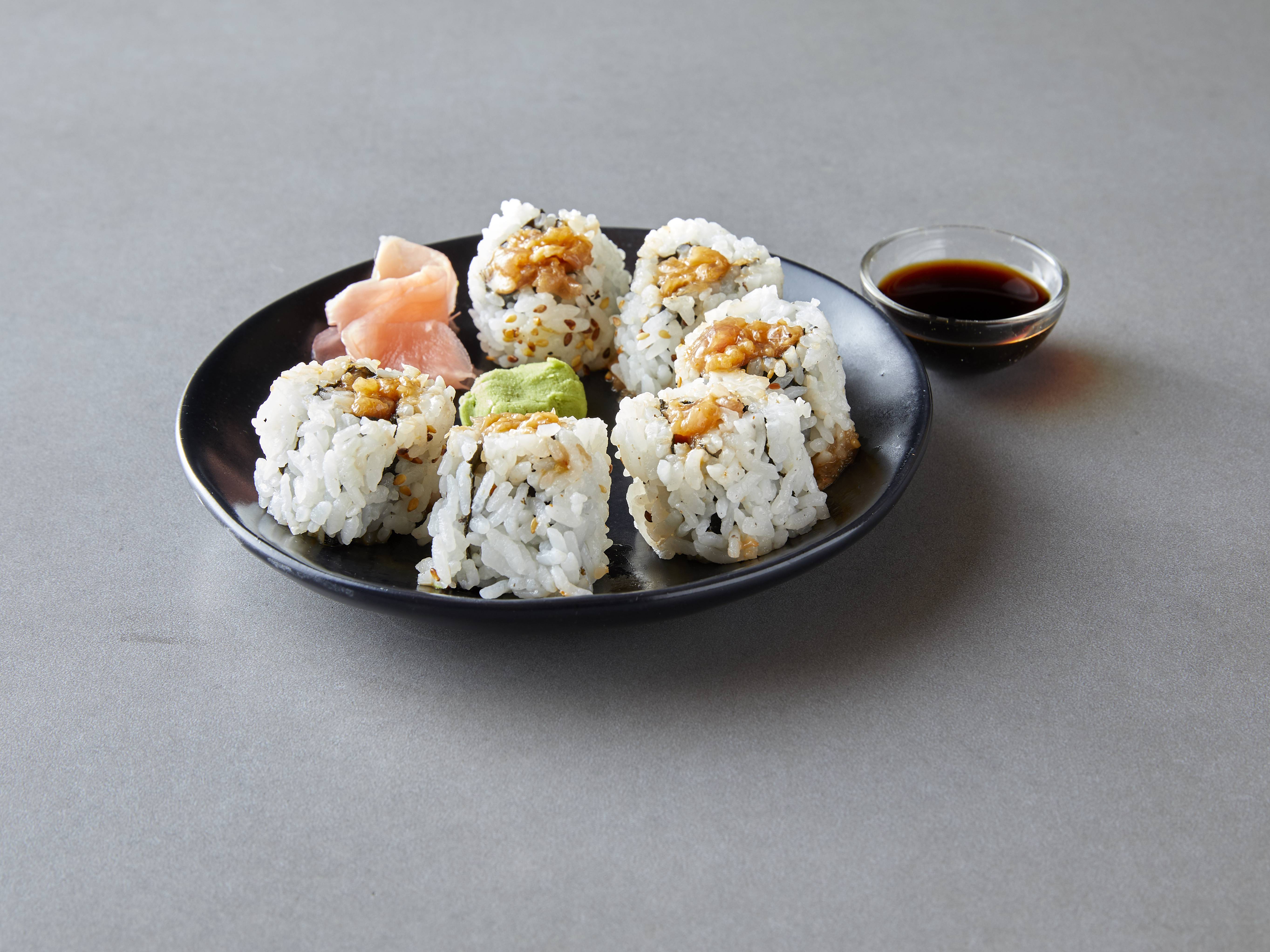 Order Spicy Salmon Roll food online from Sushi Pink store, Chicago on bringmethat.com