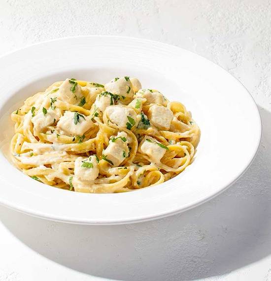 Order GARLIC CREAM FETTUCCINE food online from California Pizza Kitchen store, King of Prussia on bringmethat.com