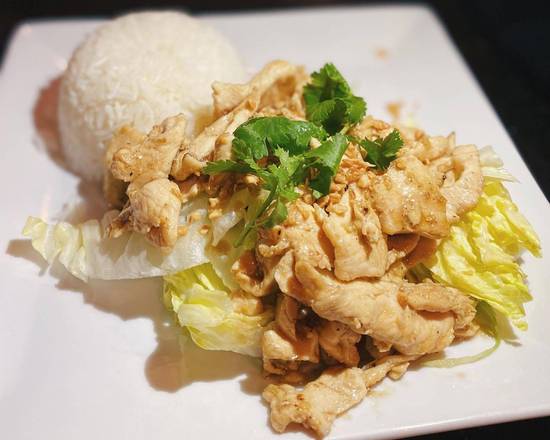 Order Garlic Chicken food online from Wanya Thai store, Santa Clarita on bringmethat.com