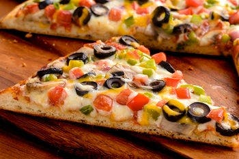 Order Garden Veggie Pizza - Medium 12" food online from Papa Murphys Take N Bake Pizza store, Antioch on bringmethat.com