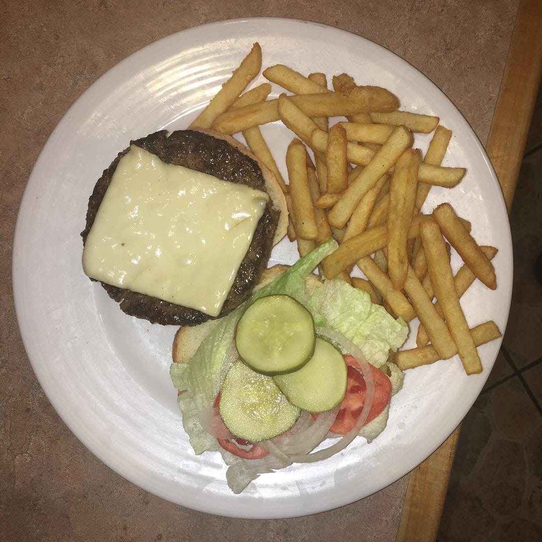 Order Cheeseburger - 8 oz. food online from Rocco Pizzeria & Italian store, Hellertown on bringmethat.com