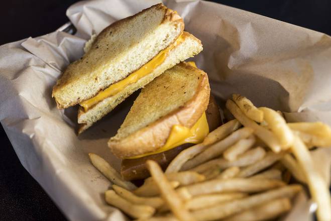 Order Grilled Cheese food online from Mr Brews Taphouse store, Lawrence on bringmethat.com