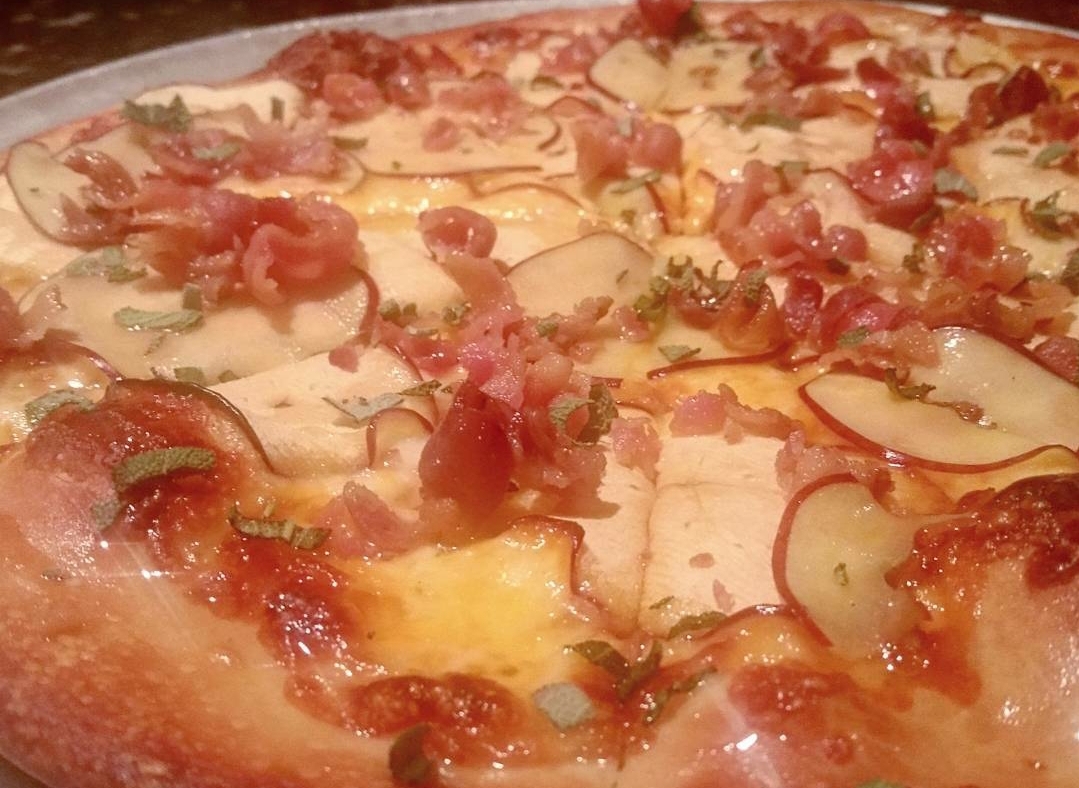 Order Apple Bacon Cheddar Pizza food online from Brix store, Belleville on bringmethat.com